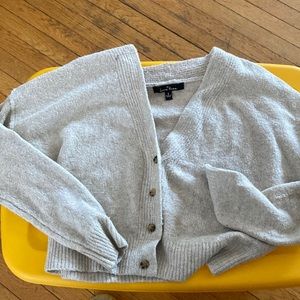 Crop top sweater